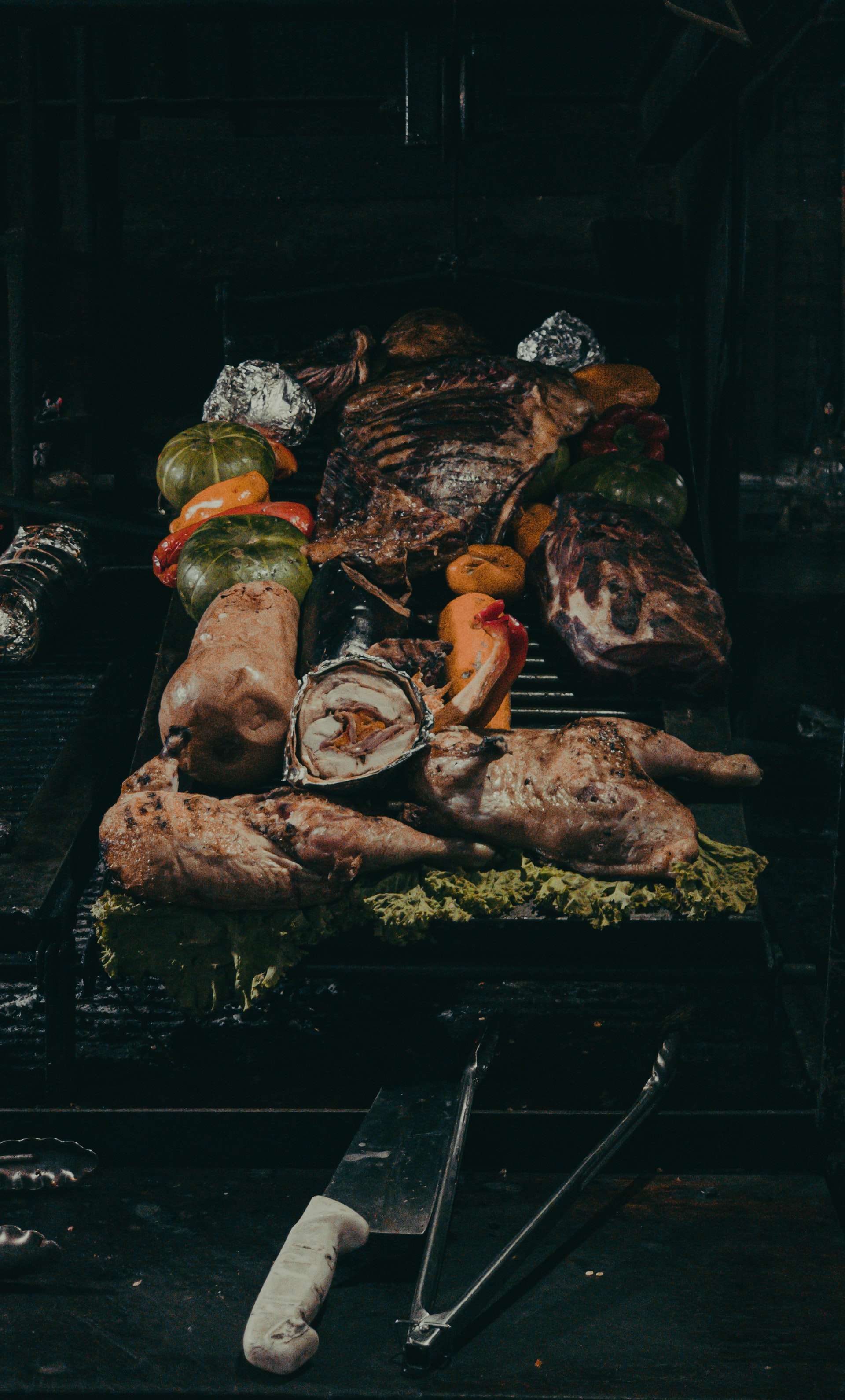 Foto de parrilla con asado
